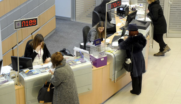 Финансијски стручњаци саветују како да се олакша удар на кућни буџет: Ко не мора, нека не иде у минус